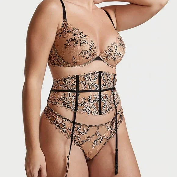 Victoria’s Secret Very Sexy Floral Embroidered Waist Cincher - Picture 4 of 12